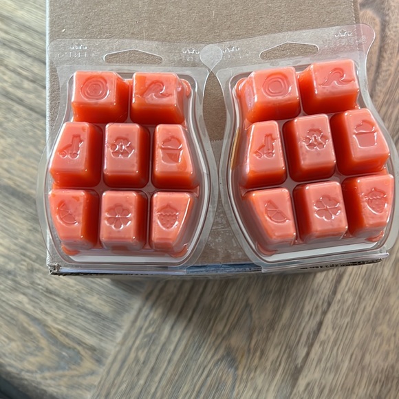 Scentsy Wax Bars Scary Good 2 Bars - Picture 2 of 3